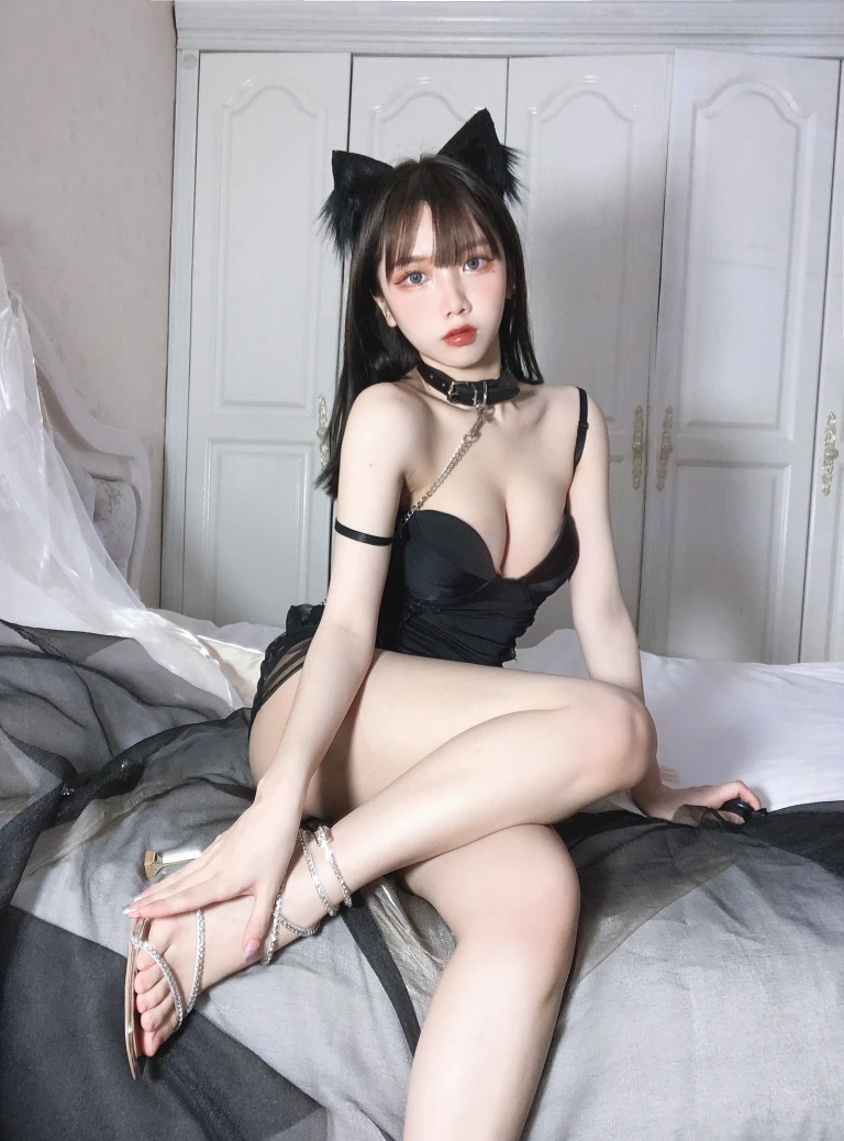 果咩酱《穿高跟鞋的猫》主题写真：32张全套美图