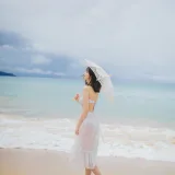 念雪《听海》主题写真：36张全套美图