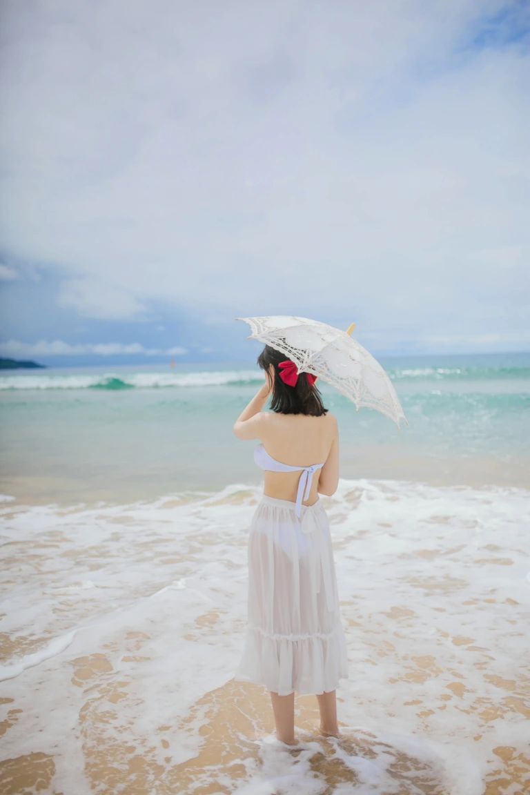 念雪《听海》主题写真：36张全套美图