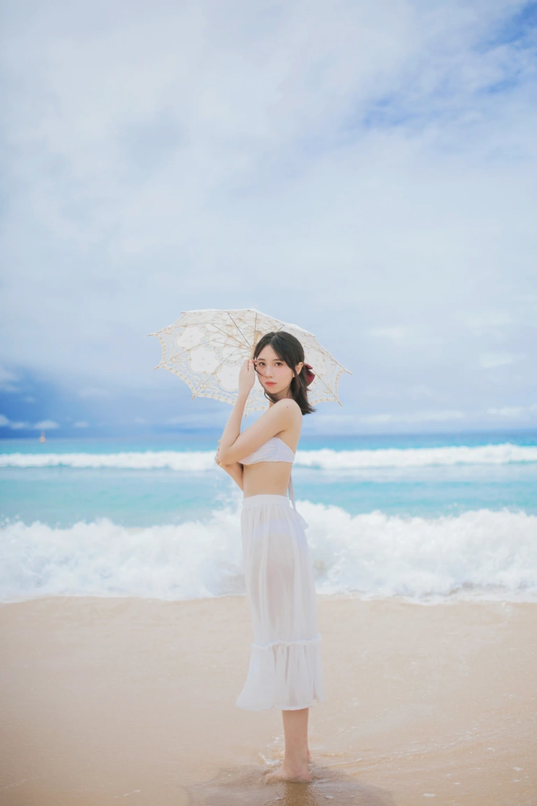 念雪《听海》主题写真：36张全套美图