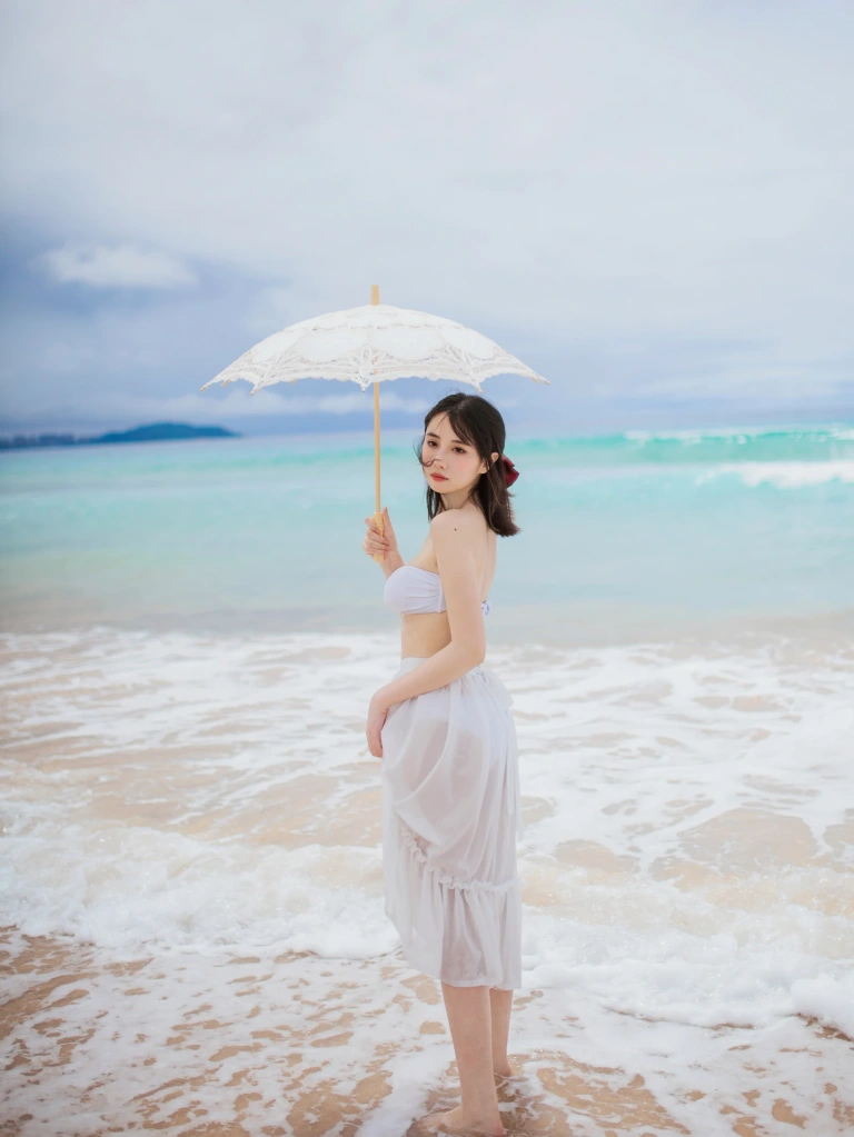 念雪《听海》主题写真：36张全套美图