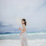 念雪《听海》主题写真：36张全套美图
