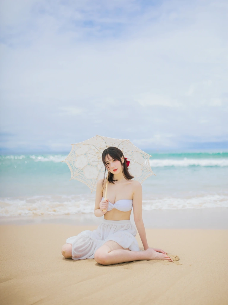 念雪《听海》主题写真：36张全套美图
