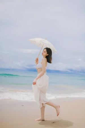 念雪《听海》主题写真：36张全套美图