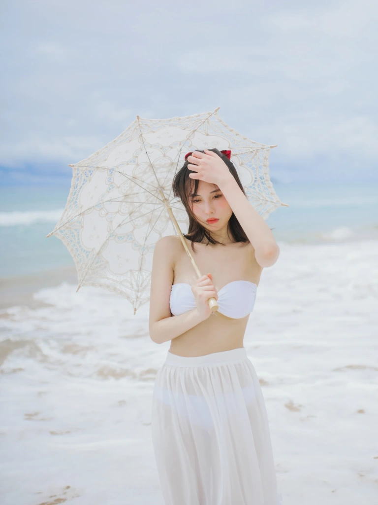 念雪《听海》主题写真：36张全套美图