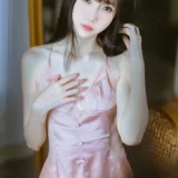 许岚《半透粉纱》主题写真：40张全套美图