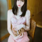 许岚《半透粉纱》主题写真：40张全套美图