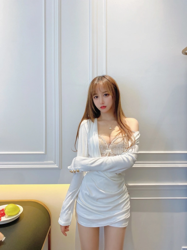 过期米线线喵《丝袜合集》主题写真：145张全套美图