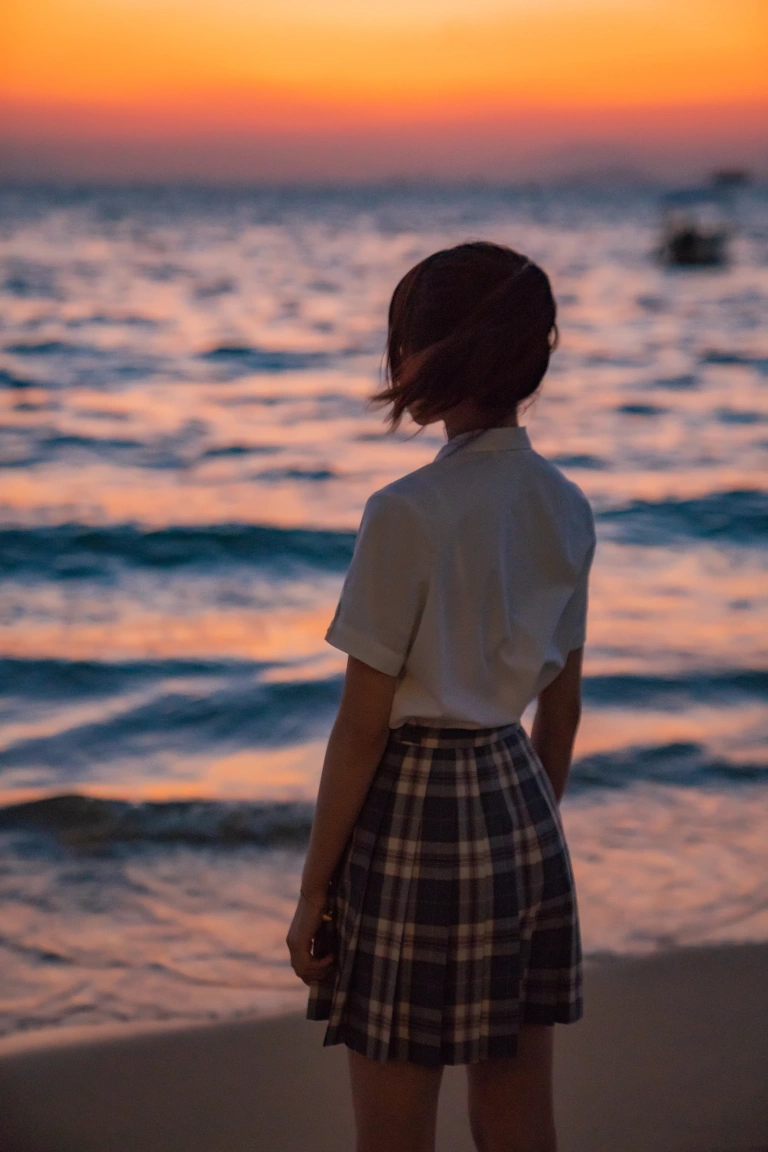桜桃喵《逐海》主题写真：17张全套美图