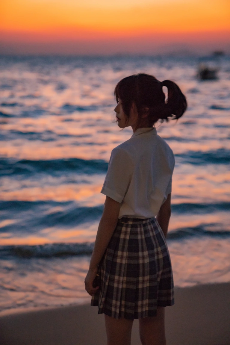 桜桃喵《逐海》主题写真：17张全套美图