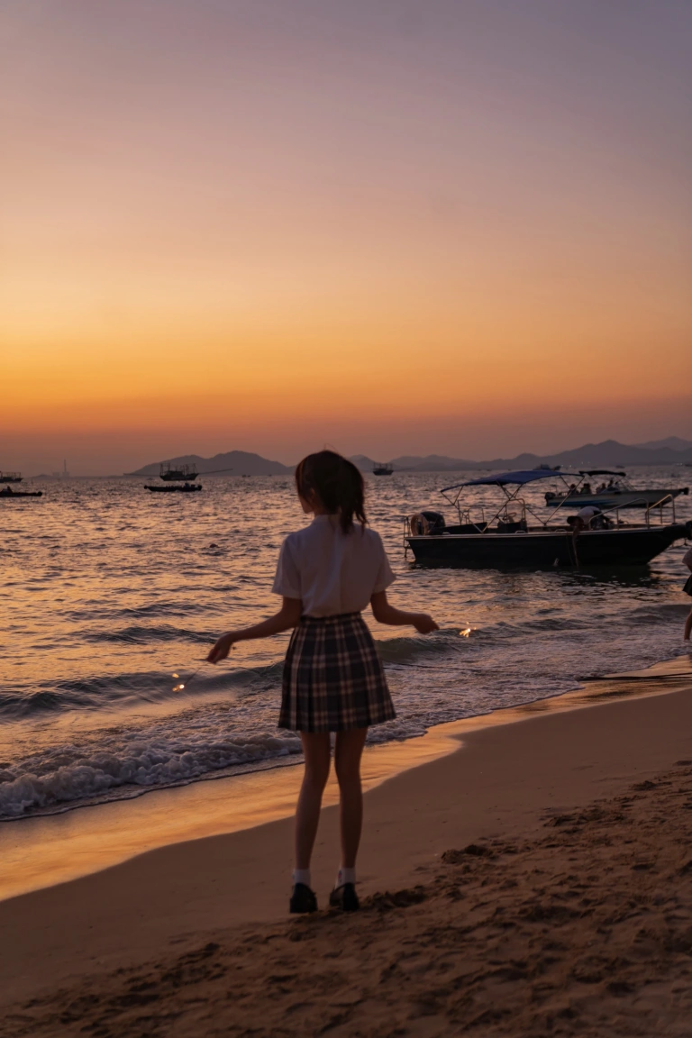 桜桃喵《逐海》主题写真：17张全套美图