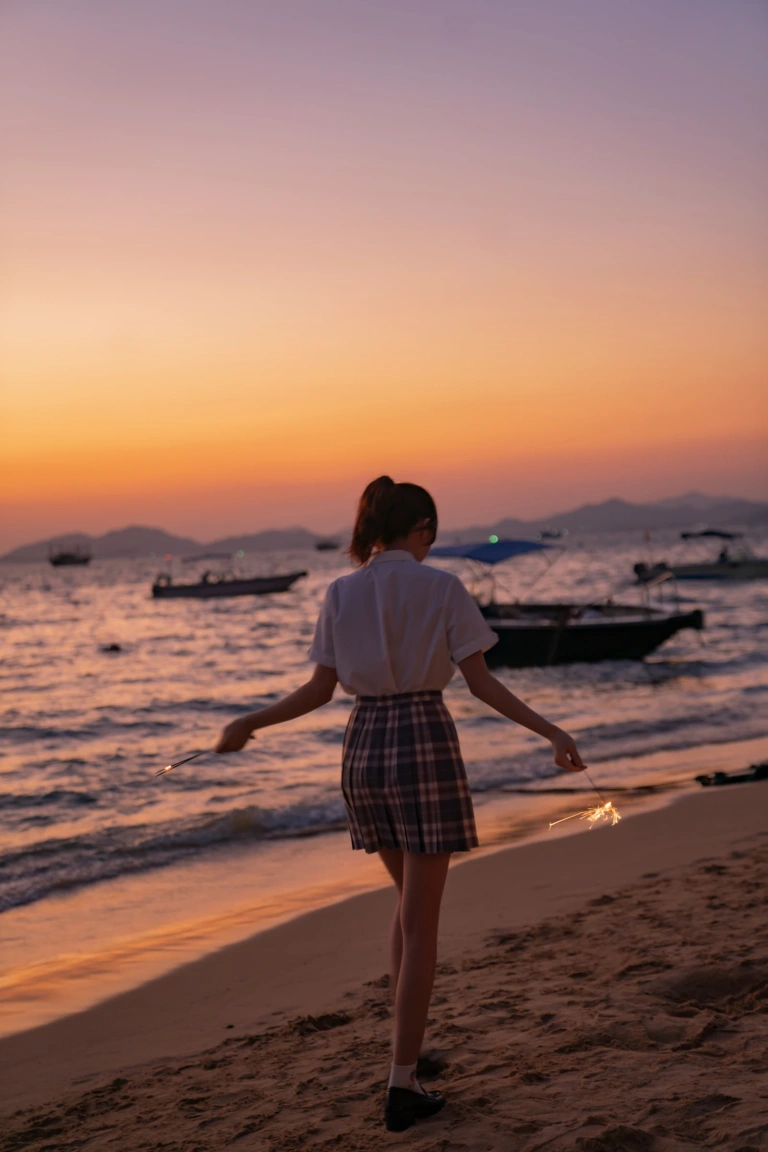 桜桃喵《逐海》主题写真：17张全套美图