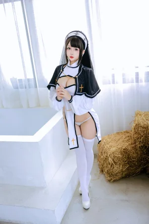 日奈娇(椎名莜)《2024.1月月刊 圣洁修女》主题写真：110张全套美图