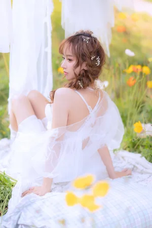 过期米线线喵《夏日限定 晒衣服》主题写真：41张全套美图