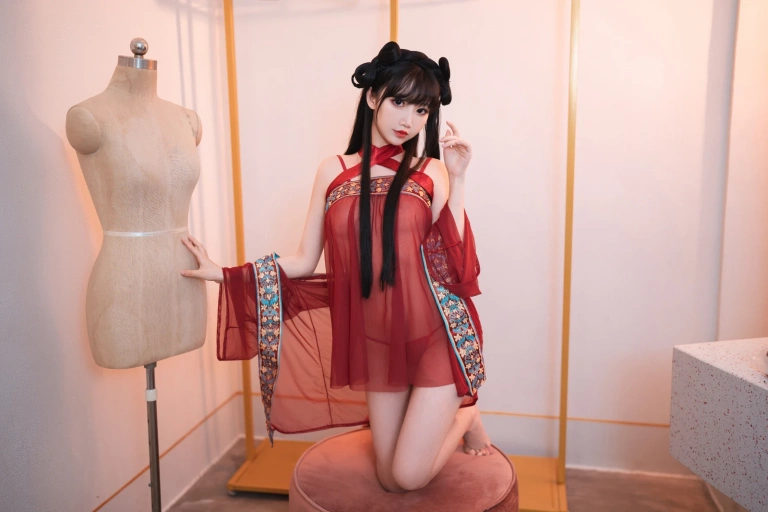 面饼仙儿《情趣古风》主题写真：14张全套美图