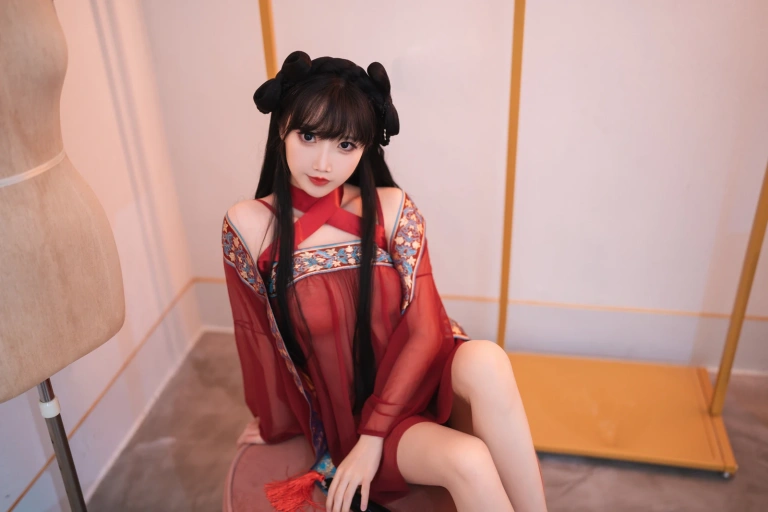 面饼仙儿《情趣古风》主题写真：14张全套美图