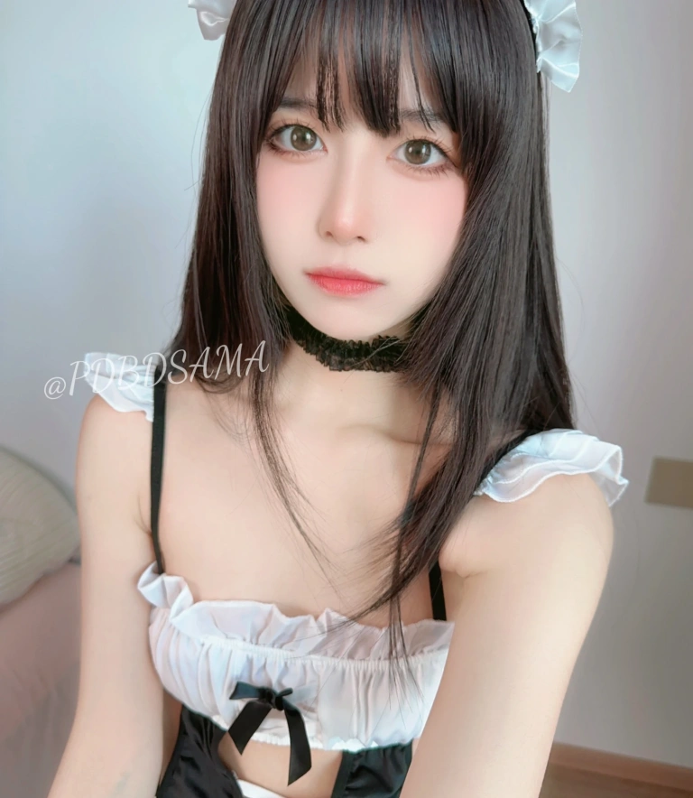 布丁大法《女仆泳装》主题写真：18张全套美图，含1个视频