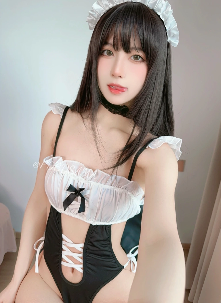 布丁大法《女仆泳装》主题写真：18张全套美图，含1个视频