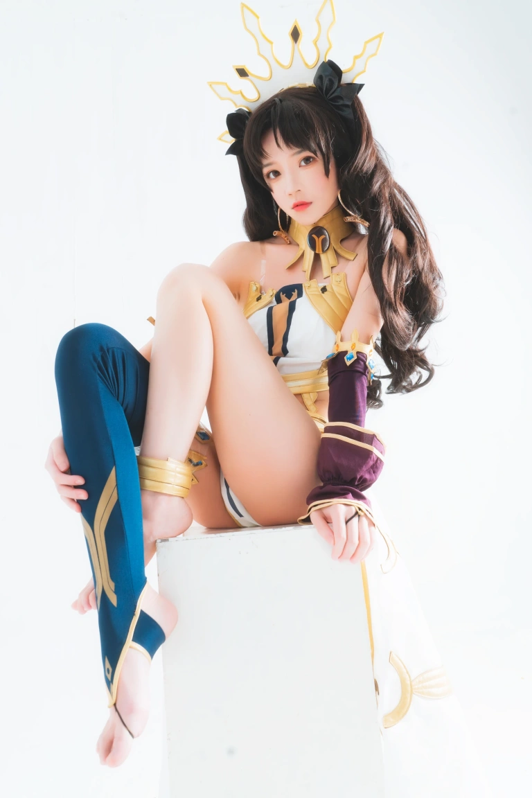 桜桃喵《弓凛》主题写真：44张全套美图
