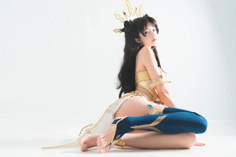 桜桃喵《弓凛》主题写真：44张全套美图