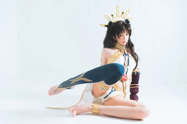 桜桃喵《弓凛》主题写真：44张全套美图