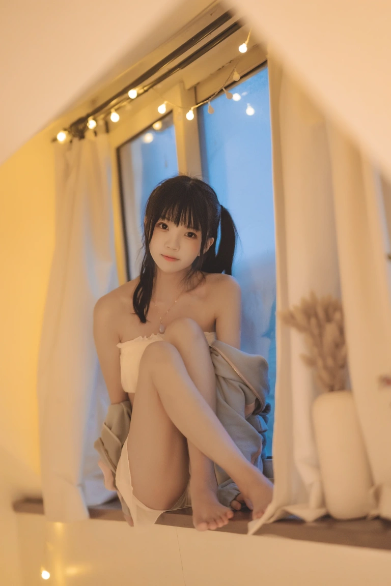 桜桃喵《碎星》主题写真：19张全套美图
