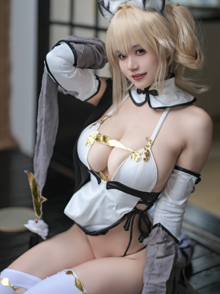小仓千代《Patreon订阅 萌姬联合 百合&斯黛拉旗袍》主题写真：26张全套美图