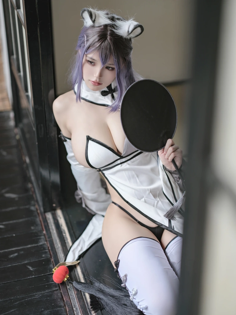 小仓千代《Patreon订阅 萌姬联合 百合&斯黛拉旗袍》主题写真：26张全套美图