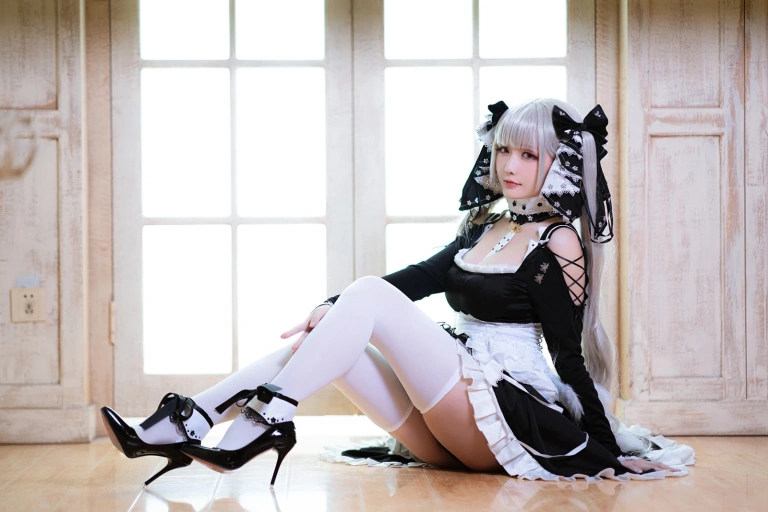 星之迟迟《《R-Maid》 可畏》主题写真：35张全套美图