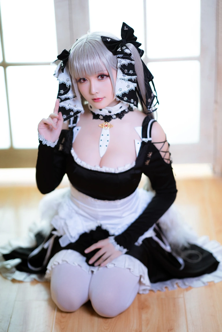 星之迟迟《《R-Maid》 可畏》主题写真：35张全套美图