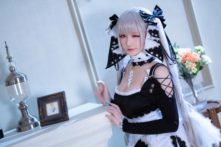 星之迟迟《《R-Maid》 可畏》主题写真：35张全套美图