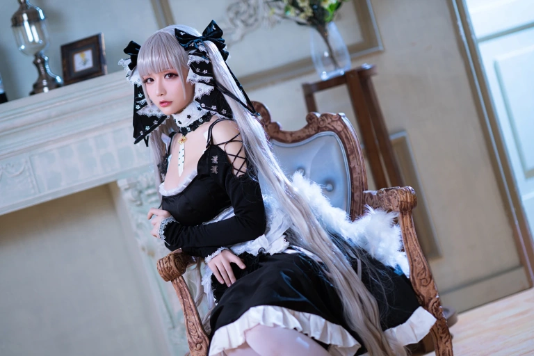 星之迟迟《《R-Maid》 可畏》主题写真：35张全套美图