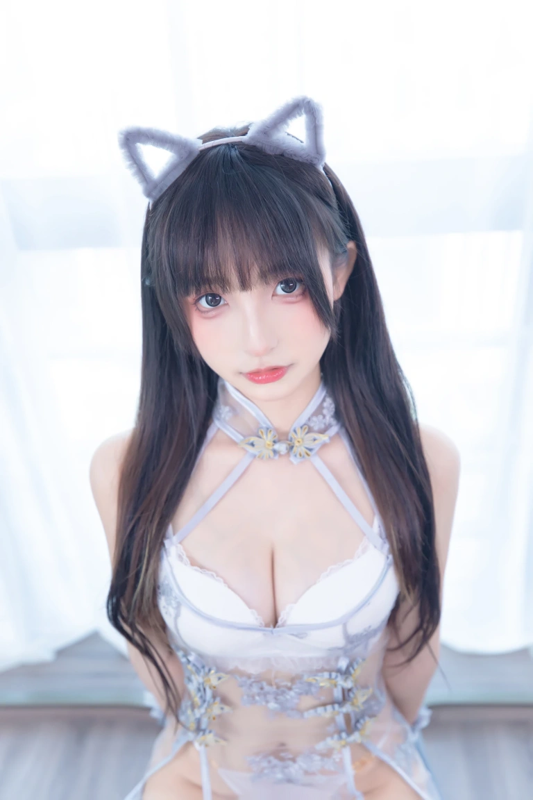 神楽坂真冬《第四季 序号24：《羞涩喵喵》》主题写真：75张全套美图