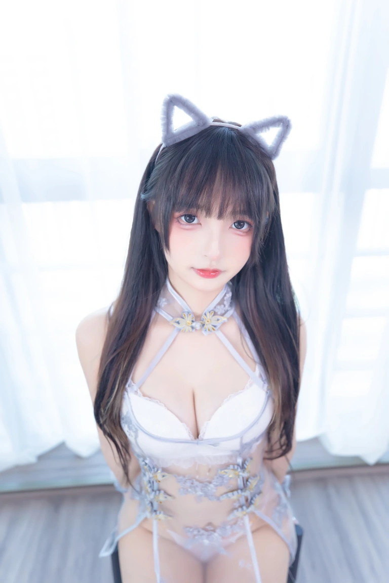 神楽坂真冬《第四季 序号24：《羞涩喵喵》》主题写真：75张全套美图