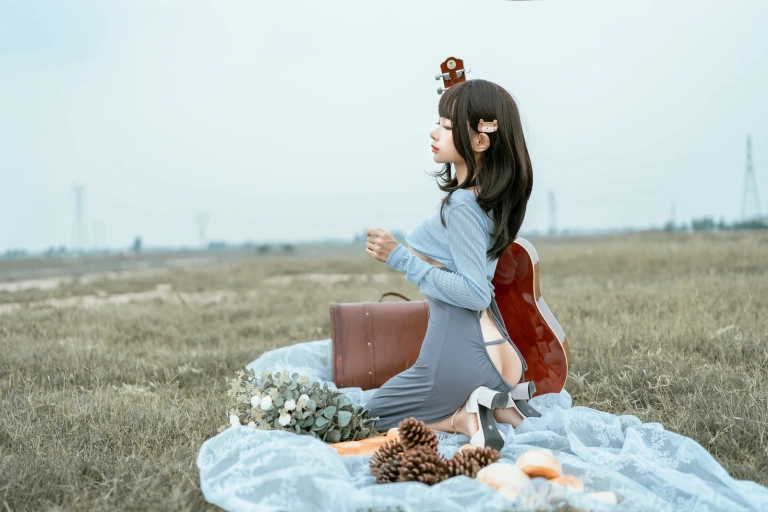 蠢沫沫《吉他妹妹》主题写真：50张全套美图