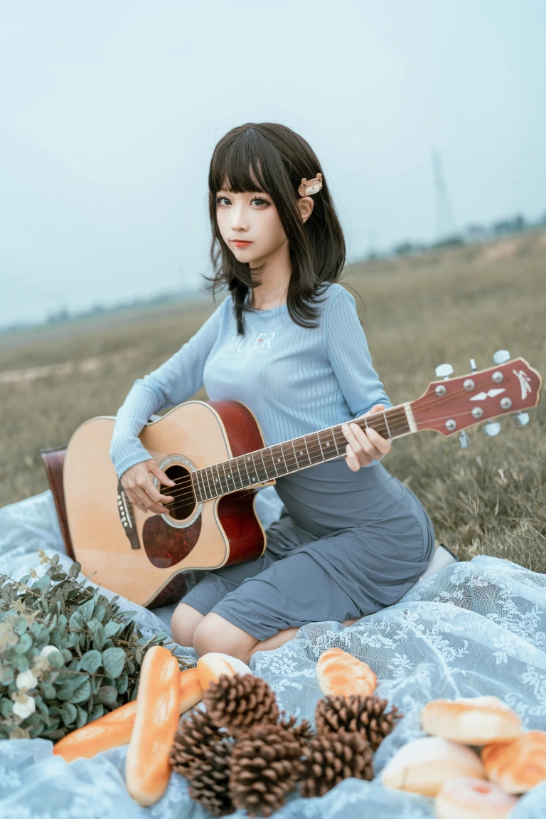 蠢沫沫《吉他妹妹》主题写真：50张全套美图