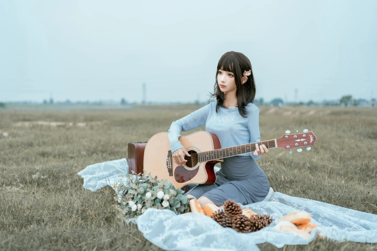 蠢沫沫《吉他妹妹》主题写真：50张全套美图