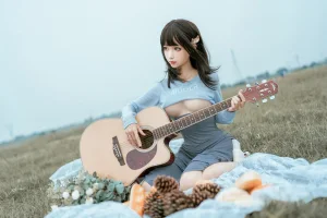 蠢沫沫《吉他妹妹》主题写真：50张全套美图