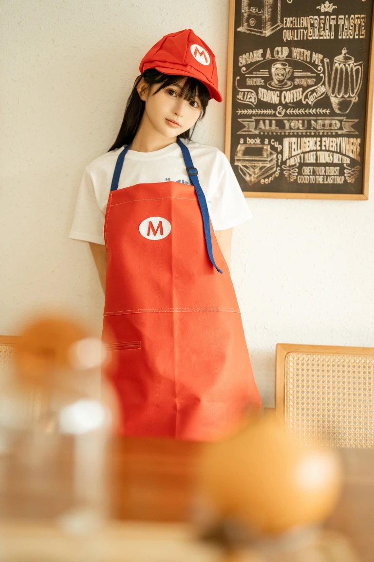 桜井宁宁《马里奥围裙》主题写真：50张全套美图