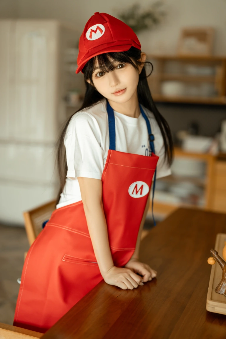 桜井宁宁《马里奥围裙》主题写真：50张全套美图