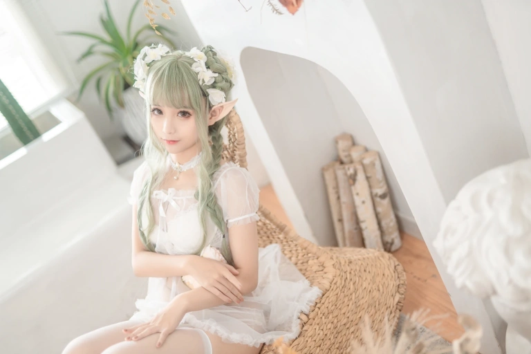 蠢沫沫《《尖耳国度》绿精灵》主题写真：40张全套美图