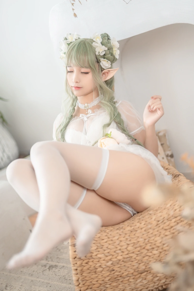 蠢沫沫《《尖耳国度》绿精灵》主题写真：40张全套美图