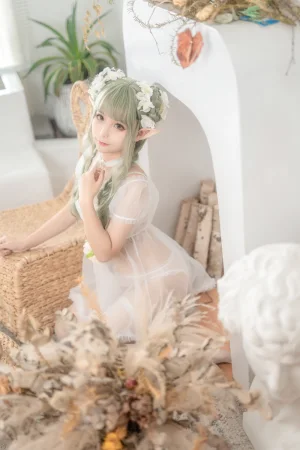 蠢沫沫《《尖耳国度》绿精灵》主题写真：40张全套美图