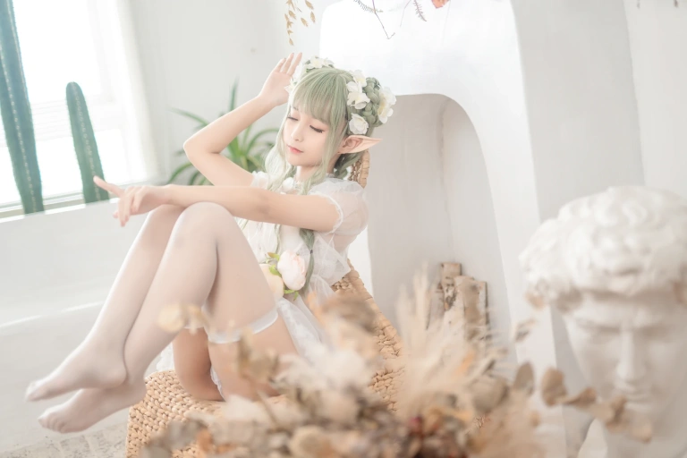 蠢沫沫《《尖耳国度》绿精灵》主题写真：40张全套美图
