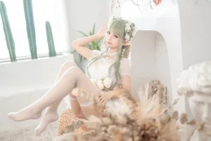 蠢沫沫《《尖耳国度》绿精灵》主题写真：40张全套美图