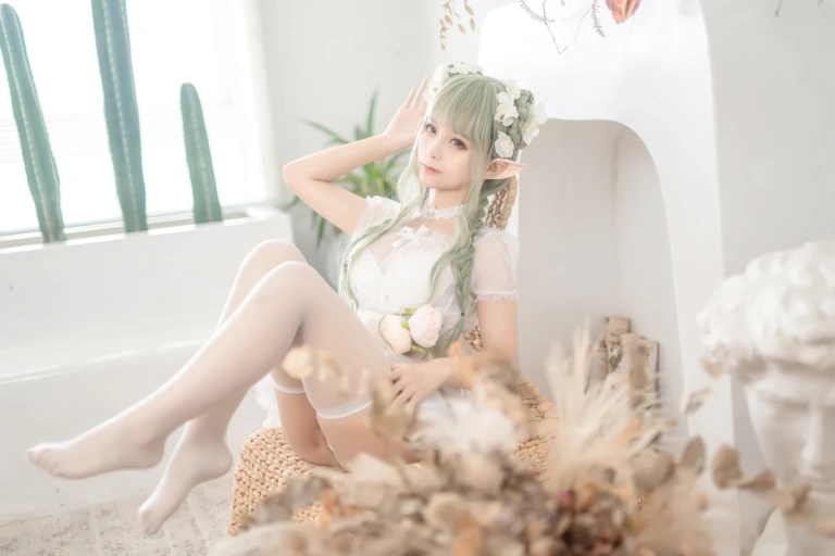 蠢沫沫《《尖耳国度》绿精灵》主题写真：40张全套美图