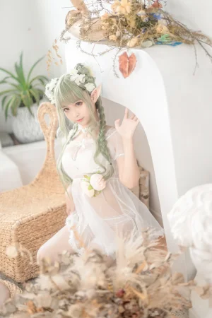 蠢沫沫《《尖耳国度》绿精灵》主题写真：40张全套美图