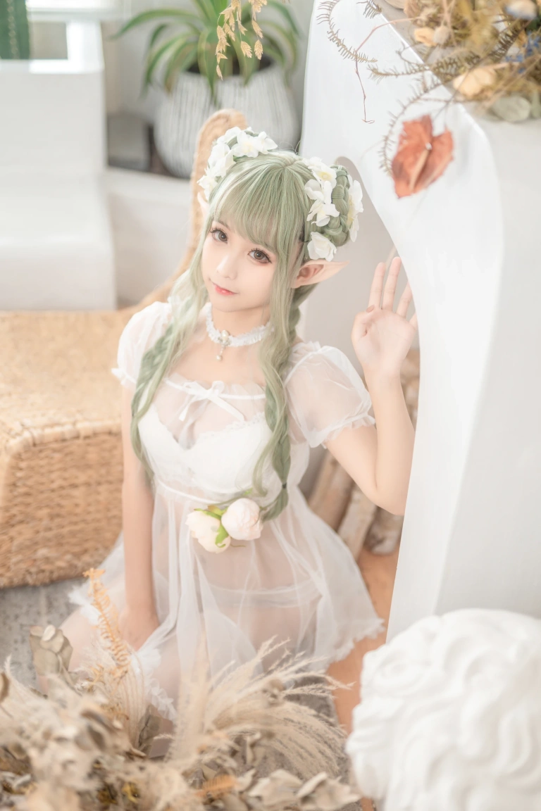 蠢沫沫《《尖耳国度》绿精灵》主题写真：40张全套美图