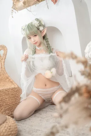 蠢沫沫《《尖耳国度》绿精灵》主题写真：40张全套美图