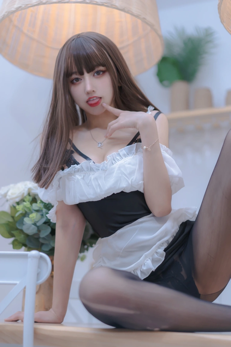 过期米线线喵《女仆使用手册》主题写真：69张全套美图